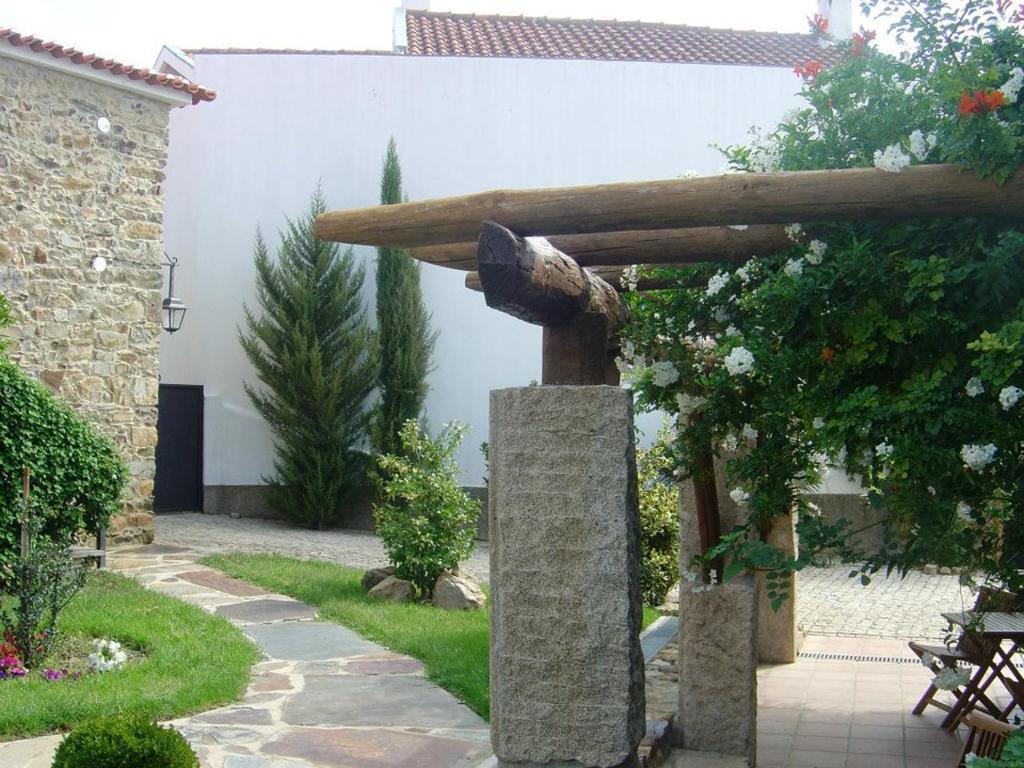 Casa Santa Catarina Hotel Penha Garcia Bagian luar foto
